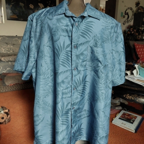 Arnold Palmer Men's Easy Care Short Sleeve Shirt - Picture 3 of 10